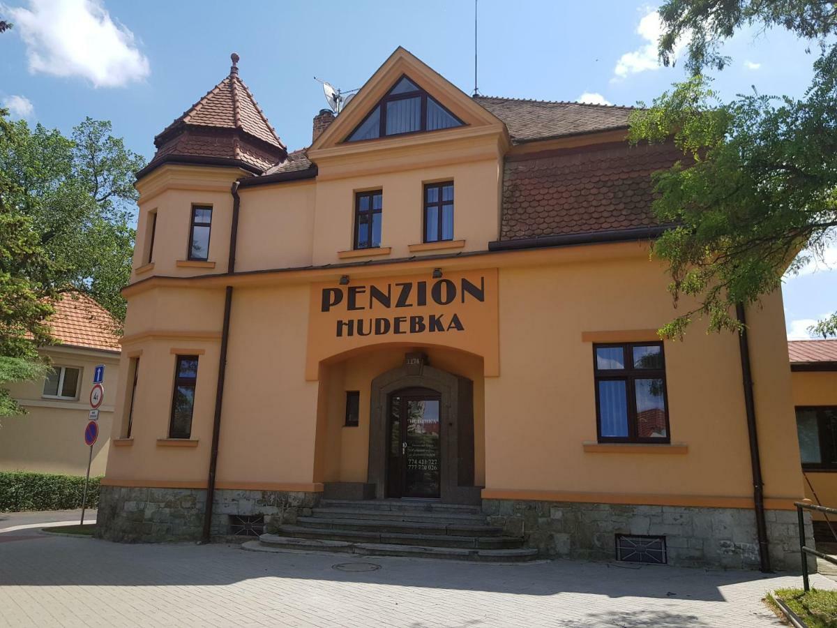 Penzion Hudebka Лоуни Экстерьер фото